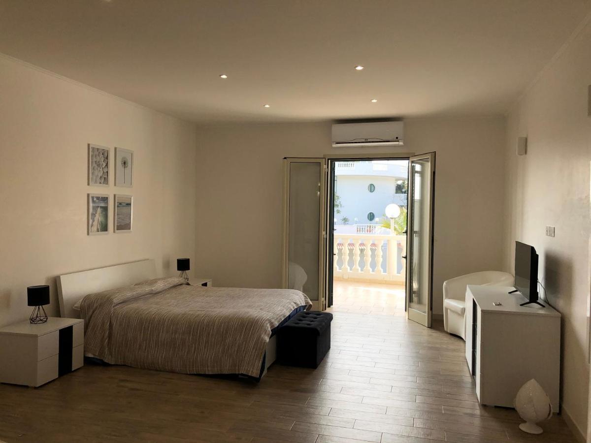 Hotel Falco D'Oro Cisternino Extérieur photo